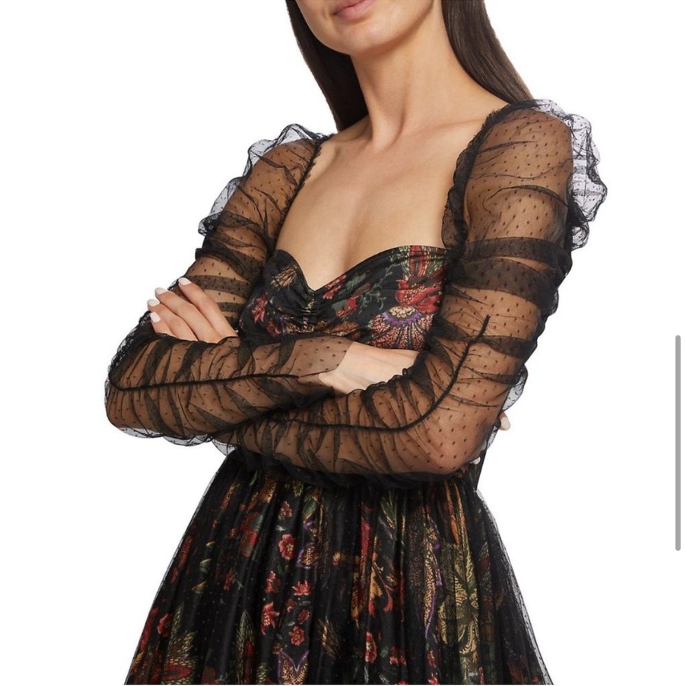 Cara Cara Ritchie Layered Floral &
Tulle dress like new , size XS
